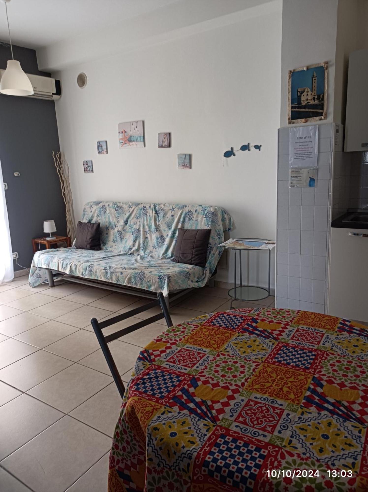 Travel And Living Ξενοδοχείο Trani Εξωτερικό φωτογραφία